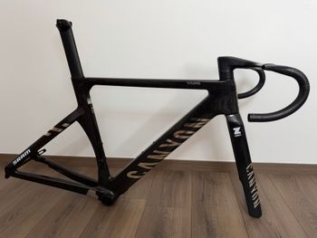 Gebrauchtes Canyon Aeroad CFR AXS 2025 Frameset 2025 Road & Gravel, Schwarz — Bild 1 von 12