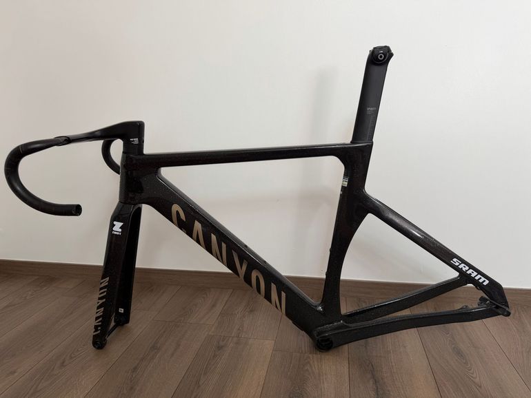 Gebrauchtes Canyon Aeroad CFR AXS 2025 Frameset 2025 Road & Gravel, Schwarz — Bild 2 von 12