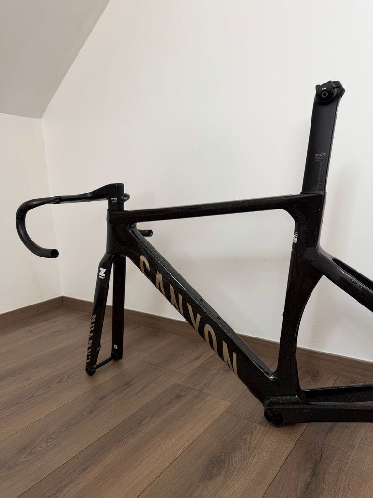 Gebrauchtes Canyon Aeroad CFR AXS 2025 Frameset 2025 Road & Gravel, Schwarz — Bild 3 von 12