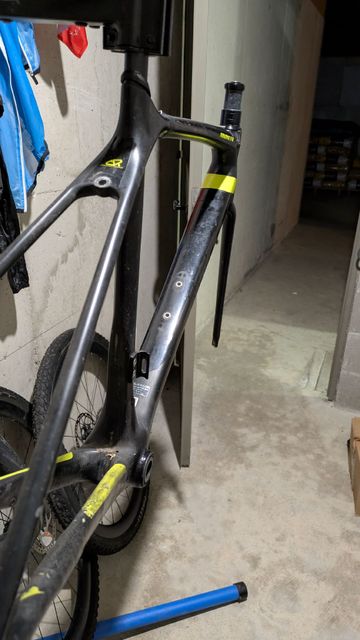 Used Giant TCR Advanced Pro 1 2017 Frameset 2017 Road & Gravel, Black — image 2 of 3