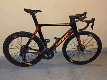 Gebrauchtes Giant Propel Advanced Pro Disc 2019 2019 Road & Gravel, Schwarz — Bild 1 von 6