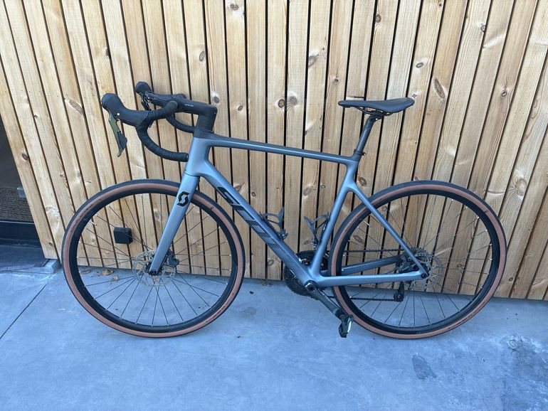 Tweedehands Scott Addict 40 2023 2023 Road & Gravel — afbeelding 2 van 7