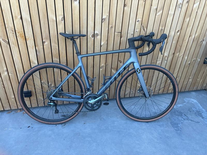 Käytetty Scott Addict 40 2023 2023 Road & Gravel