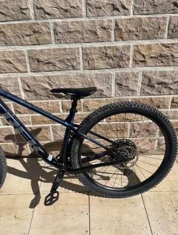 Used Trek Roscoe 8 2023 2023 Mountainbike, Blue, 27.5, 29 — image 22 of 22