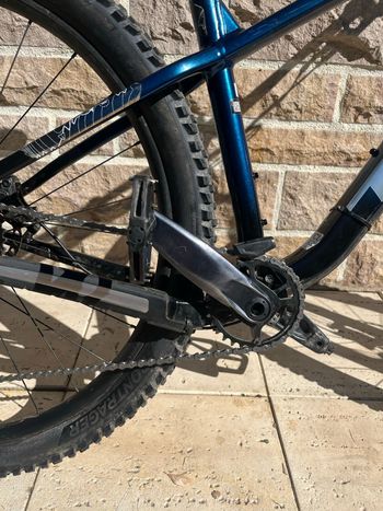 Used Trek Roscoe 8 2023 2023 Mountainbike, Blue, 27.5, 29 — image 9 of 22
