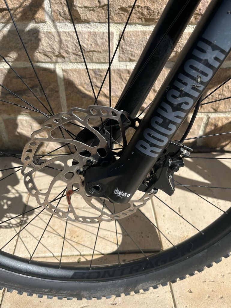 Used Trek Roscoe 8 2023 2023 Mountainbike, Blue, 27.5, 29 — image 8 of 22