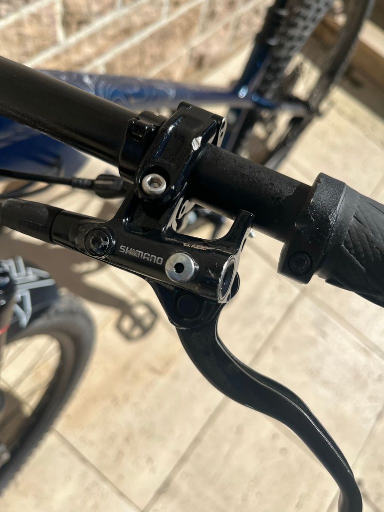 Used Trek Roscoe 8 2023 2023 Mountainbike, Blue, 27.5, 29 — image 13 of 22