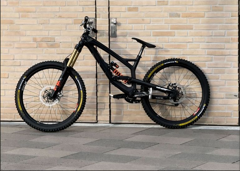 Gebrauchtes YT Industries Tues Other 2017 Mountainbike, Schwarz — Bild 8 von 8