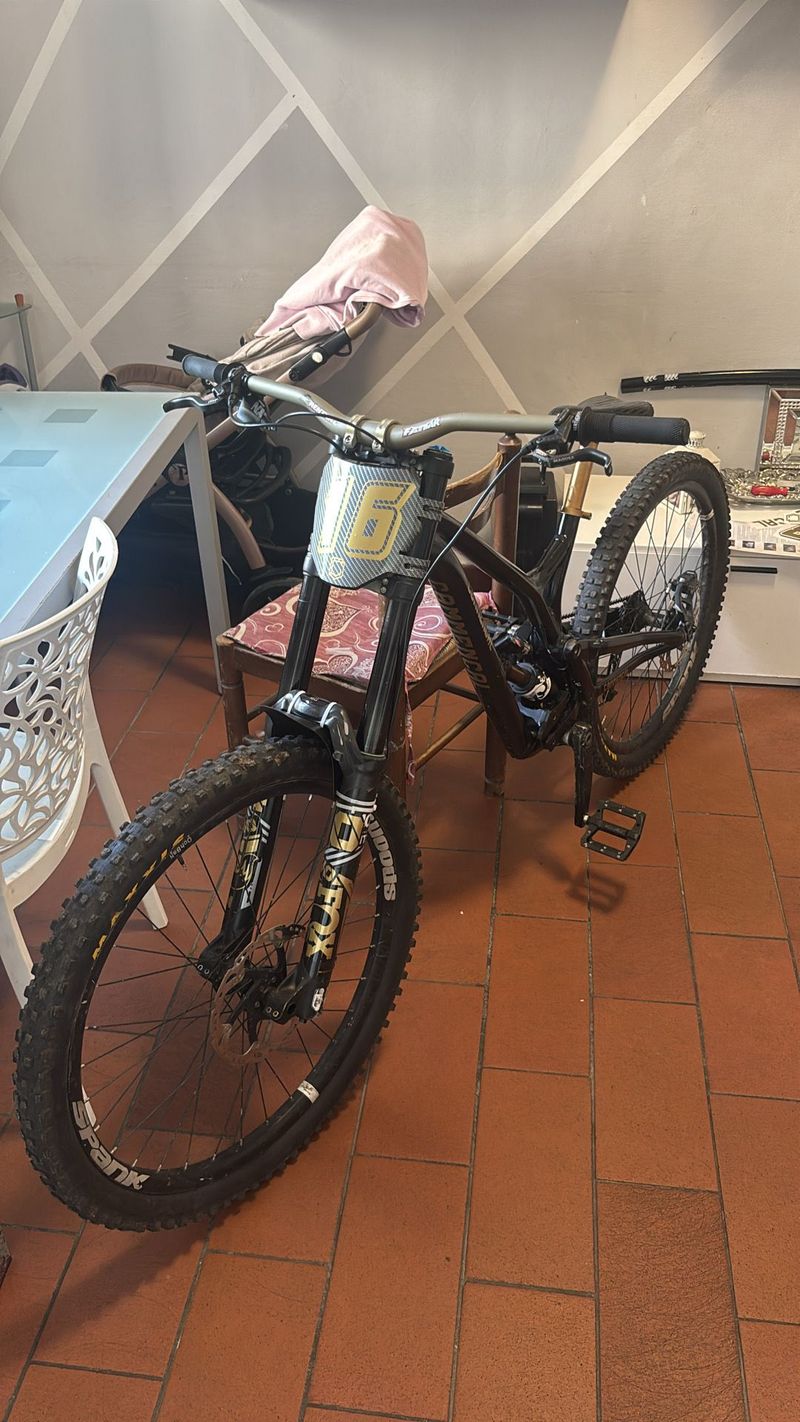 Used Commencal SUPREME DH 29 RACE 2020 2020 MTB