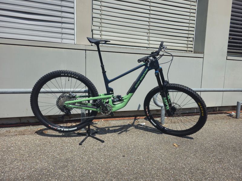 Used Rocky Mountain Altitude C50 Shimano 2024 2024 MTB
