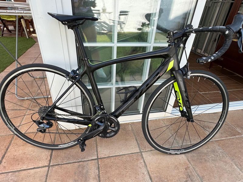Used BH Evo Carbon 2018 carretera. Talla MD Shimano Ultegra 2018 Road & Gravel