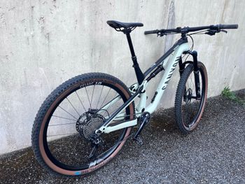 Used Canyon Neuron CF 9 2022 2022 Mountainbike, Green, 27.5, 29 — image 4 of 12