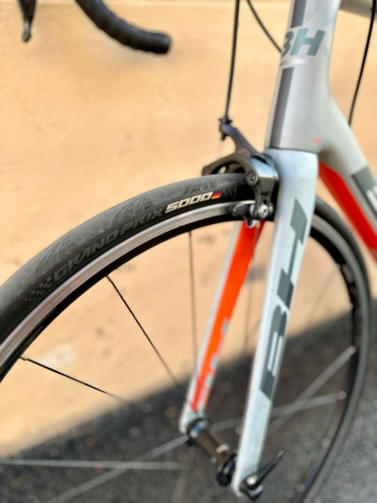 Used BH Ultralight 8.0 tout carbone Shimano Ultegra 2020 Road & Gravel, Light Gray — image 2 of 7