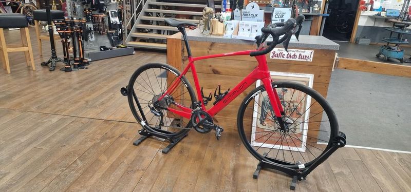 Used Simplon Kiaro Disc – Carbon-Rennrad, Shimano Ultegra, Wattmessung, Gr. 58, Rot 2021 Road & Gravel