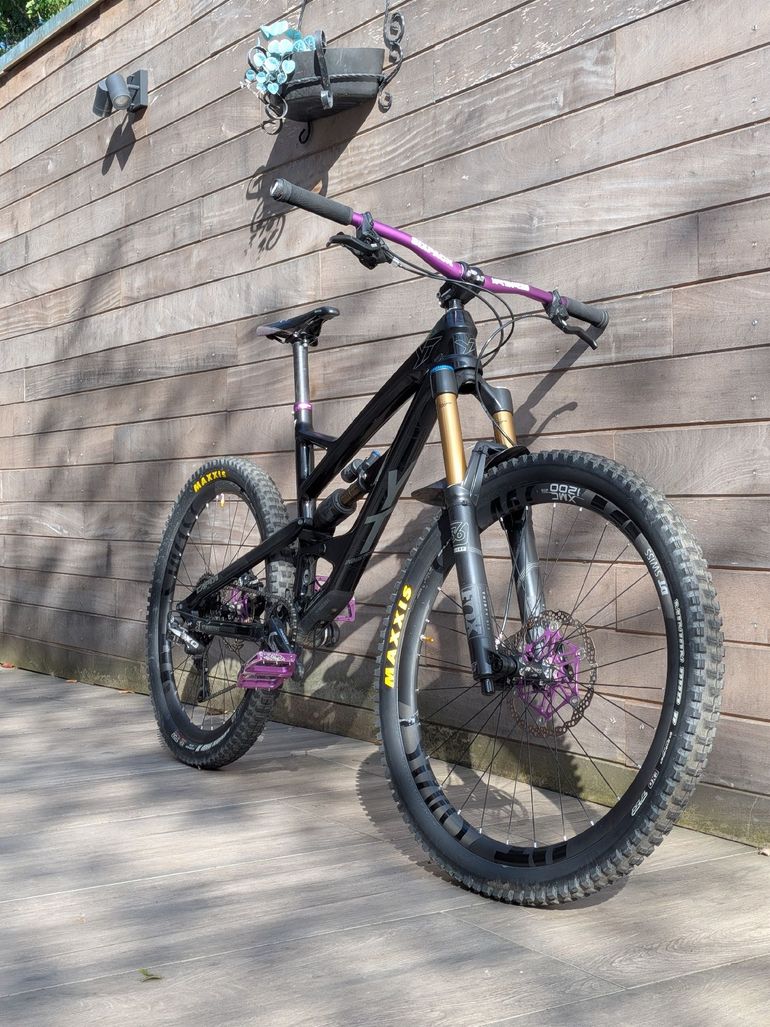 Used YT Capra CF pro race 2016 Mountainbike, Black — image 4 of 8