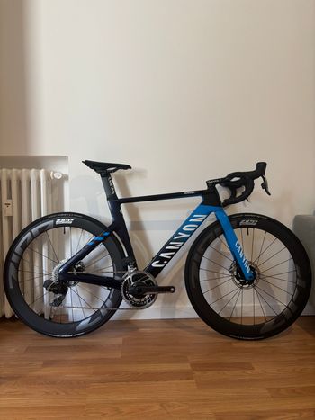 Canyon Aeroad SRAM Red 2021 Road & Gravel usato, Blu — immagine 1 di 7