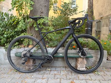 Używany GT Grade Carbon Pro 2021 2021 Road & Gravel