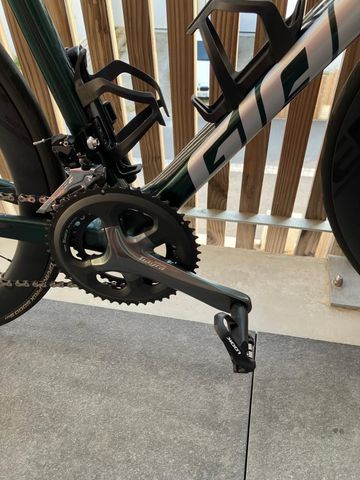 Tweedehands Giant Defy Advanced 3 2024 2024 Road & Gravel — afbeelding 5 van 7