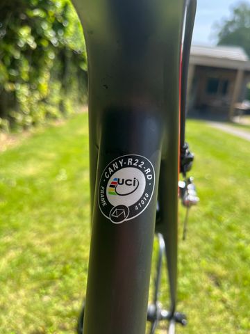 Used Canyon Ultimate CF SLX 8.0 2018 2018 Road & Gravel, Red — image 5 of 5