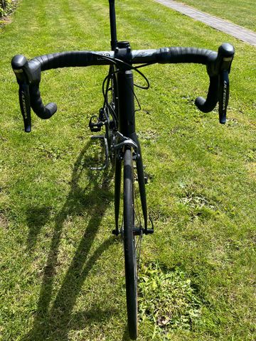 Used Canyon Ultimate CF SLX 8.0 2018 2018 Road & Gravel, Red — image 4 of 5