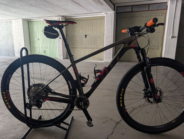 Używany Scott Scale RC 900 Pro 2019 2019 Mountainbike — zdjęcie 1 z 8