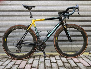 Używany Bianchi Specialissima Super Record 2018 2018 Road & Gravel — zdjęcie 1 z 34