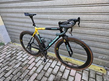 Used Bianchi Specialissima Super Record 2018 2018 Road & Gravel, Black — image 28 of 53