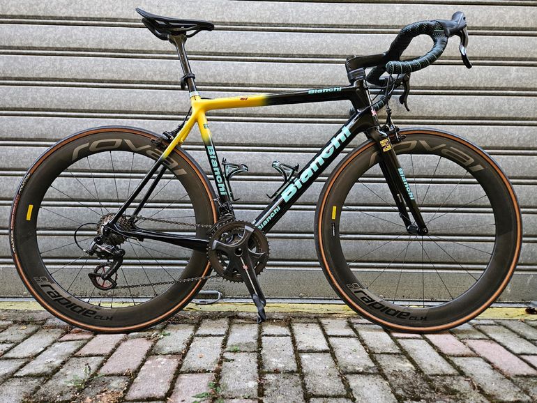 Używany Bianchi Specialissima Super Record 2018 2018 Road & Gravel — zdjęcie 33 z 34