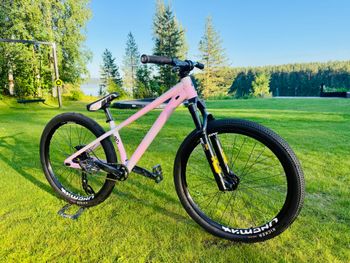 Käytetty Specialized P3 Custom Öhlins 26” 2026 Mountainbike — kuva 2 / 7