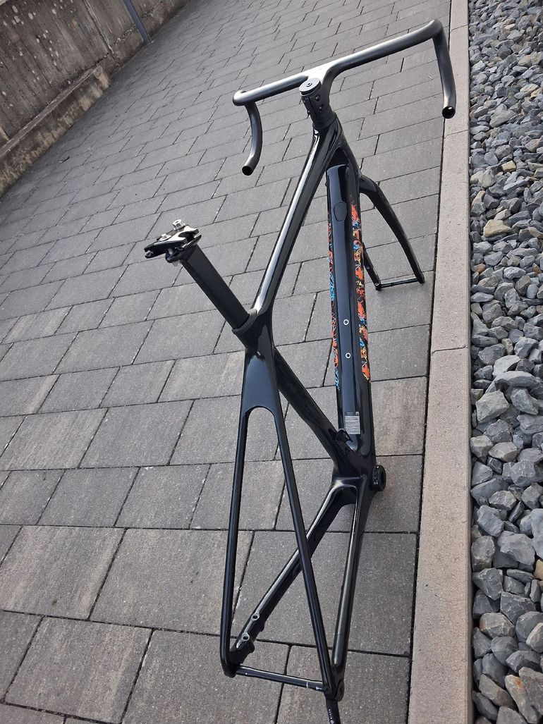 Giant TCR Advanced Pro Disc 2 2022 Frameset 2022 Road & Gravel usato, Nero — immagine 2 di 5