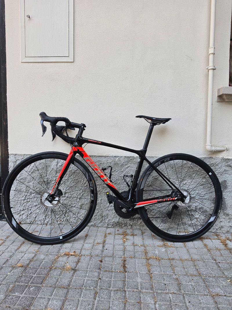 Used Giant TCR Advanced Pro 0 Disc 2018 2018 Road & Gravel