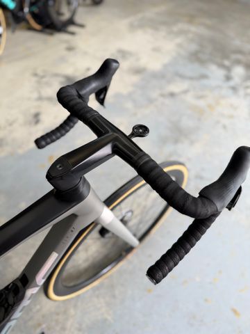 BMC Teammachine SLR 01 FIVE 2022 2022 Road & Gravel usato, Grigio chiaro — immagine 16 di 22