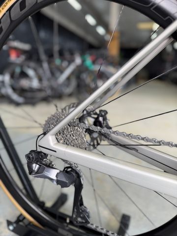 BMC Teammachine SLR 01 FIVE 2022 2022 Road & Gravel usato, Grigio chiaro — immagine 10 di 22