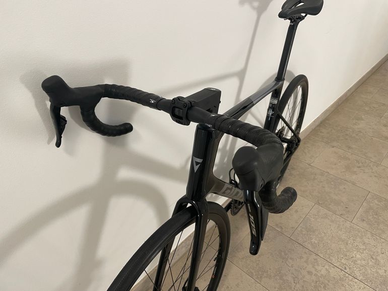 Używany Giant Defy Advanced 2 2025 | Di2 2025 Road & Gravel — zdjęcie 3 z 10