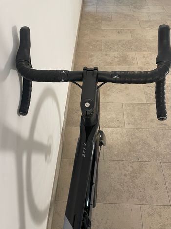 Używany Giant Defy Advanced 2 2025 | Di2 2025 Road & Gravel — zdjęcie 6 z 10
