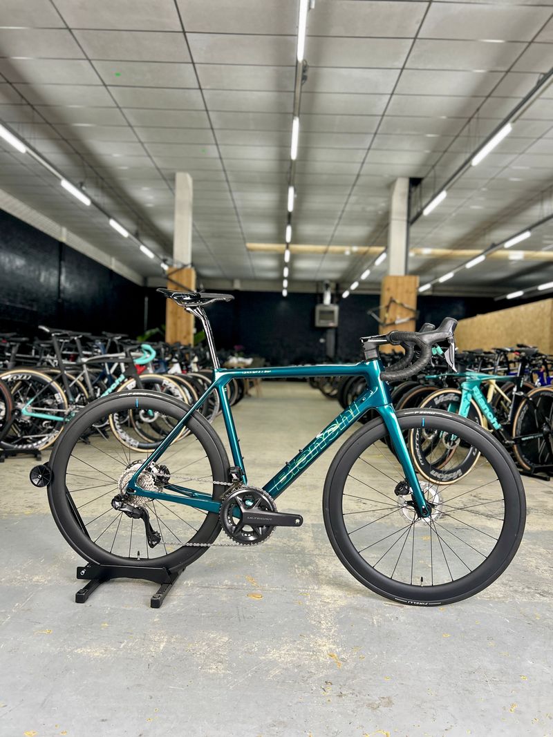 Bianchi Specialissima CV Di2 2024 2024 Road & Gravel d'occasion