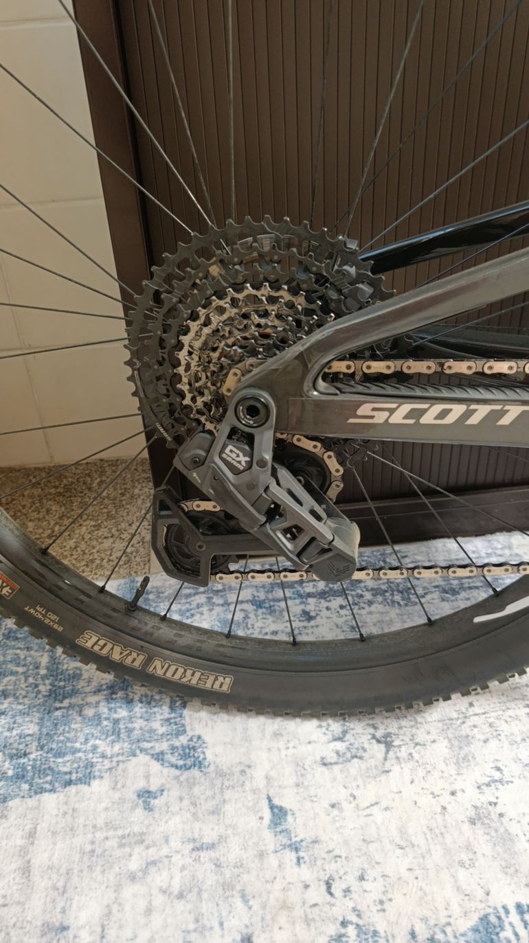 Scott Spark RC Team Issue 2026 2026 Mountainbike usato, Grigio chiaro — immagine 2 di 8
