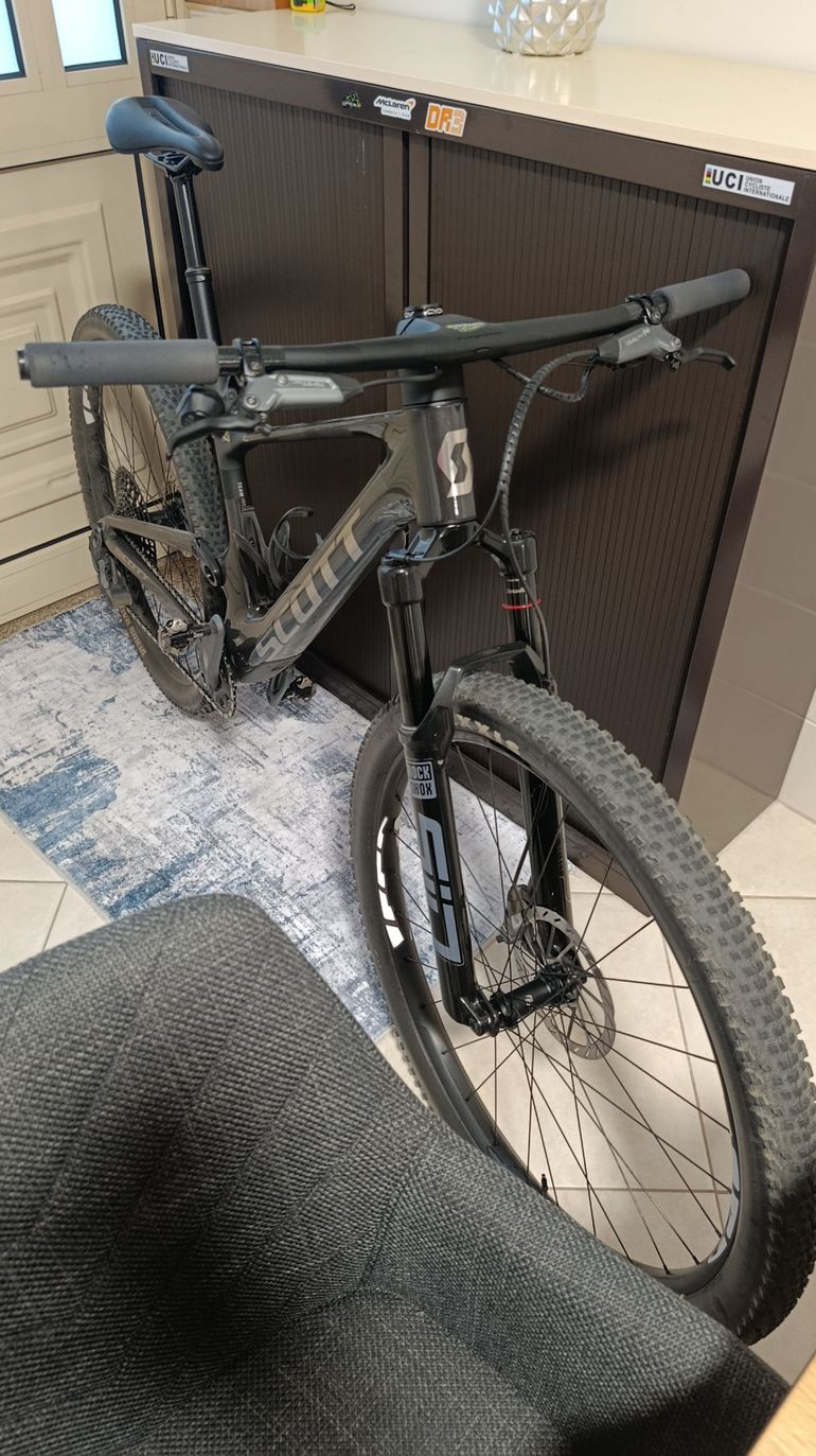 Scott Spark RC Team Issue 2026 2026 Mountainbike usato, Grigio chiaro — immagine 7 di 8