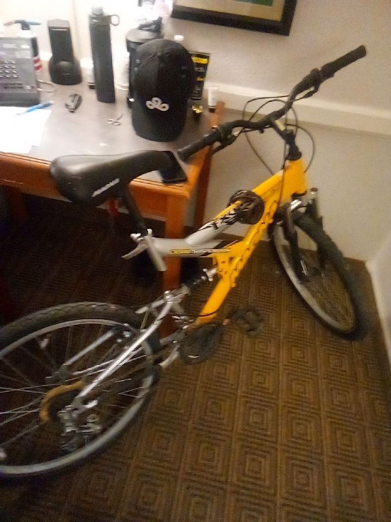 Used DYNACRAFT Custom Other 2008 Mountainbike, Orange — image 2 of 4
