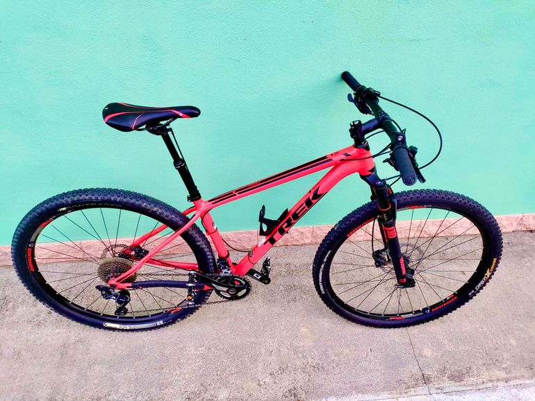 Used Trek Superfly 7 2015 2015 Mountainbike, Orange, 27.5, 29 — image 2 of 6