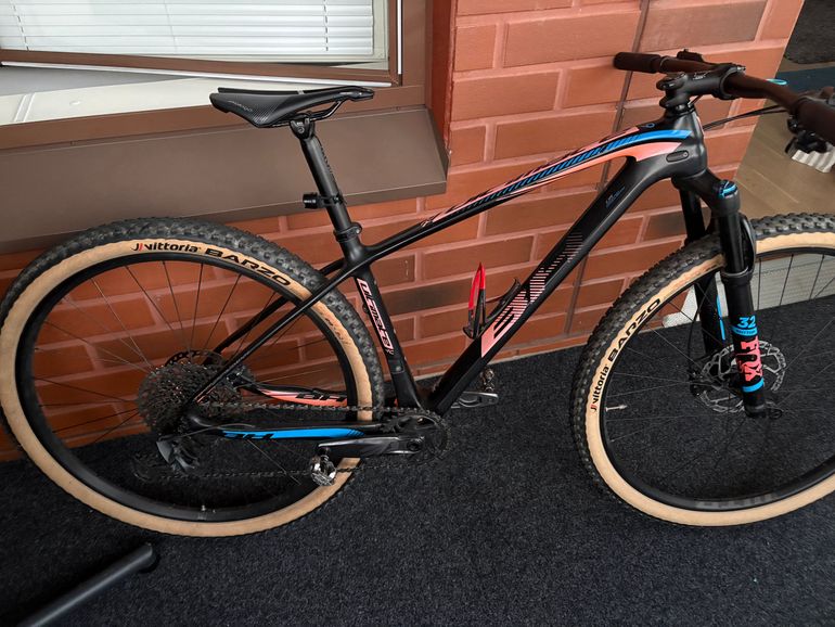 Used BH Ultimate RC 7.5 2020 2020 Mountainbike, Black, 29 — image 1 of 6