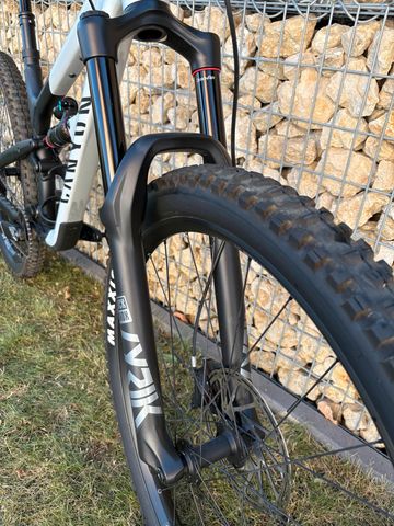 Gebrauchtes Canyon Spectral 29 6 2022 2022 Mountainbike, Schwarz, 29 — Bild 6 von 12