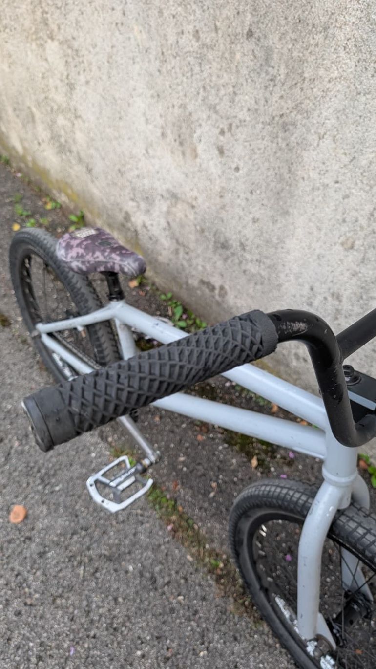 Used Wethepeople Custom 2021 Urban, Light Gray — image 5 of 10