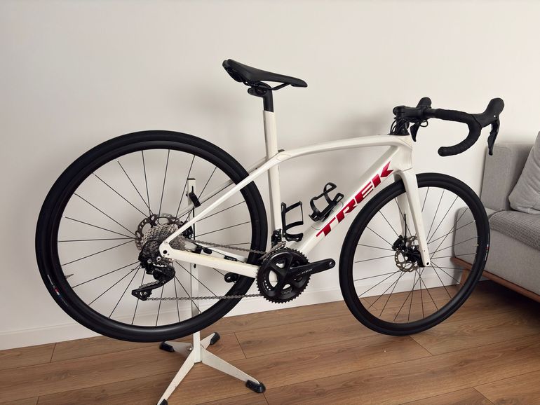 Trek Domane SL 5 Gen 3 2023 2023 Road & Gravel usato, Bianco — immagine 2 di 10