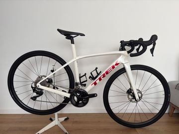 Trek Domane SL 5 Gen 3 2023 2023 Road & Gravel usato, Bianco — immagine 9 di 10