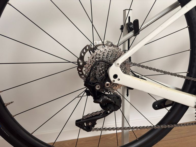 Trek Domane SL 5 Gen 3 2023 2023 Road & Gravel usato, Bianco — immagine 3 di 10