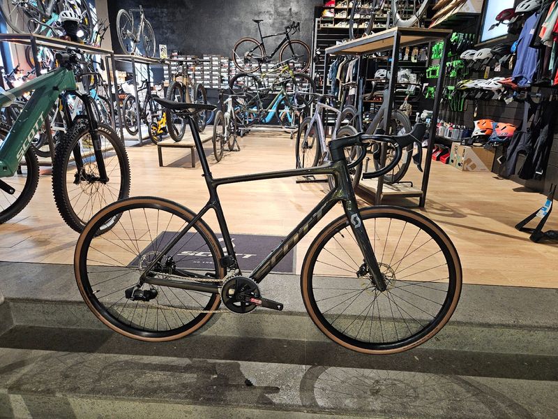 Scott Addict 10 2024 2024 Road & Gravel d'occasion
