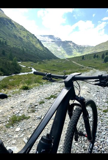 Used Scott Spark 910 2024 2024 Mountainbike, Black, 29 — image 3 of 3