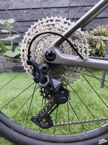 Orbea ALMA M50 2023 2023 Mountainbike usato, Grigio chiaro — immagine 5 di 12