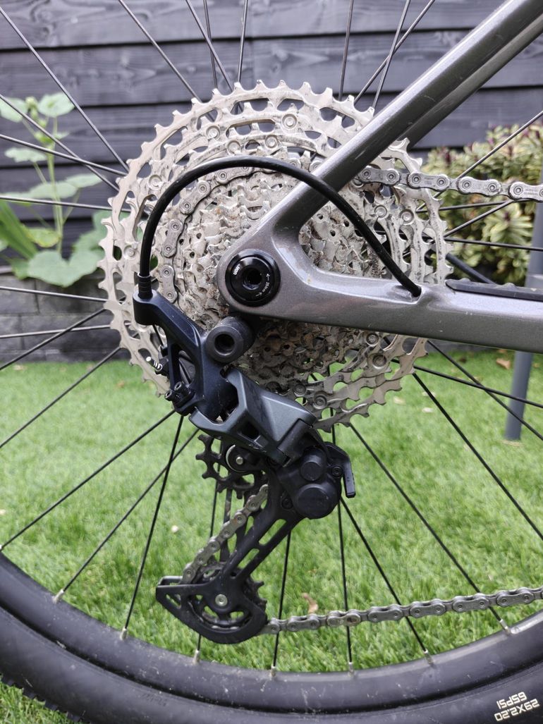 Orbea ALMA M50 2023 2023 Mountainbike usato, Grigio chiaro — immagine 5 di 12